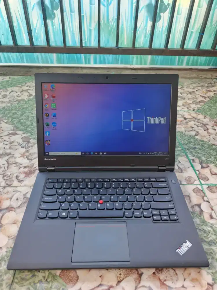 Laptop Lenovo thinkped Core i5 Ram 8gb SSD 128gb ngebut lancar (nego)