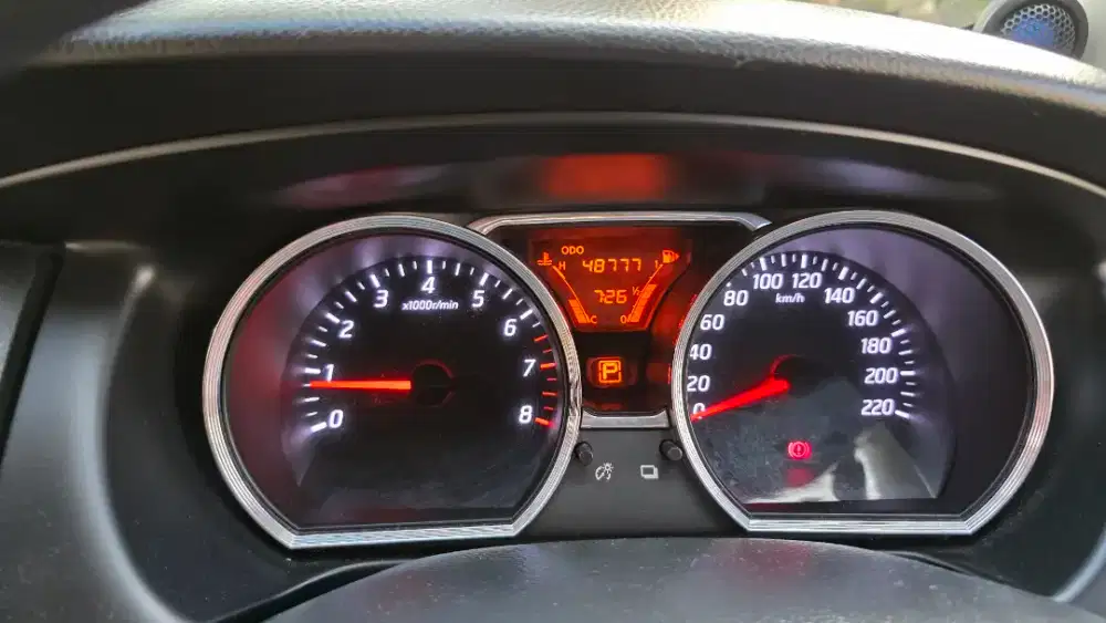 Nissan Grand Livina 1.5 XV AT 2014