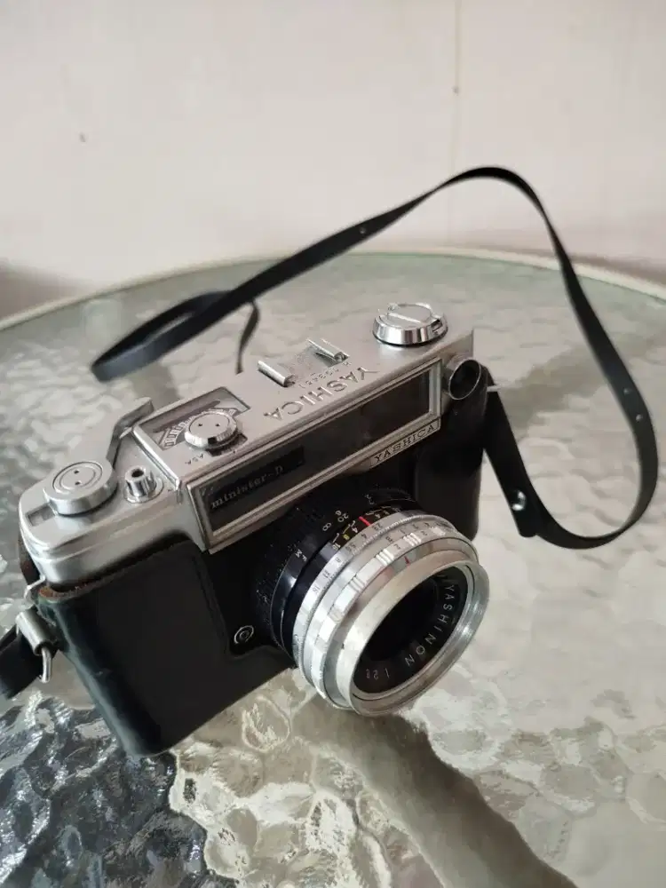 Kamera klasik Yashica Minister D