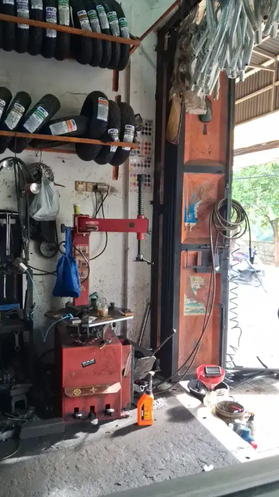 DICARI MEKANIK MOTOR RAJIN DAN BERPENGALAMAN