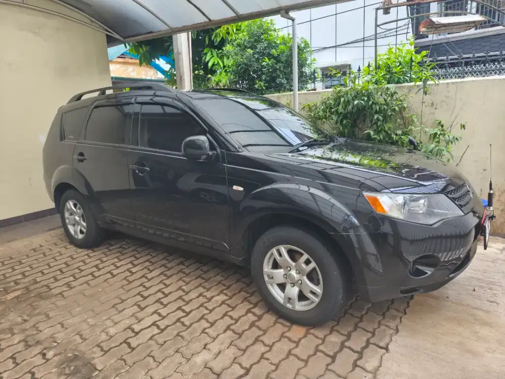 190jt RARE Outlander Spesial Edition 2007 CBU 4WD 4x4 Bensin 2400cc