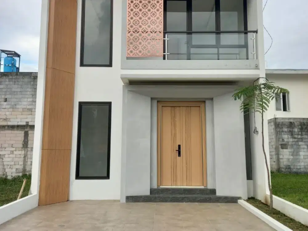 Hunian Modern 2 Lantai Kota Malang, Dekat Exit Tol – Carport 2 Mobil