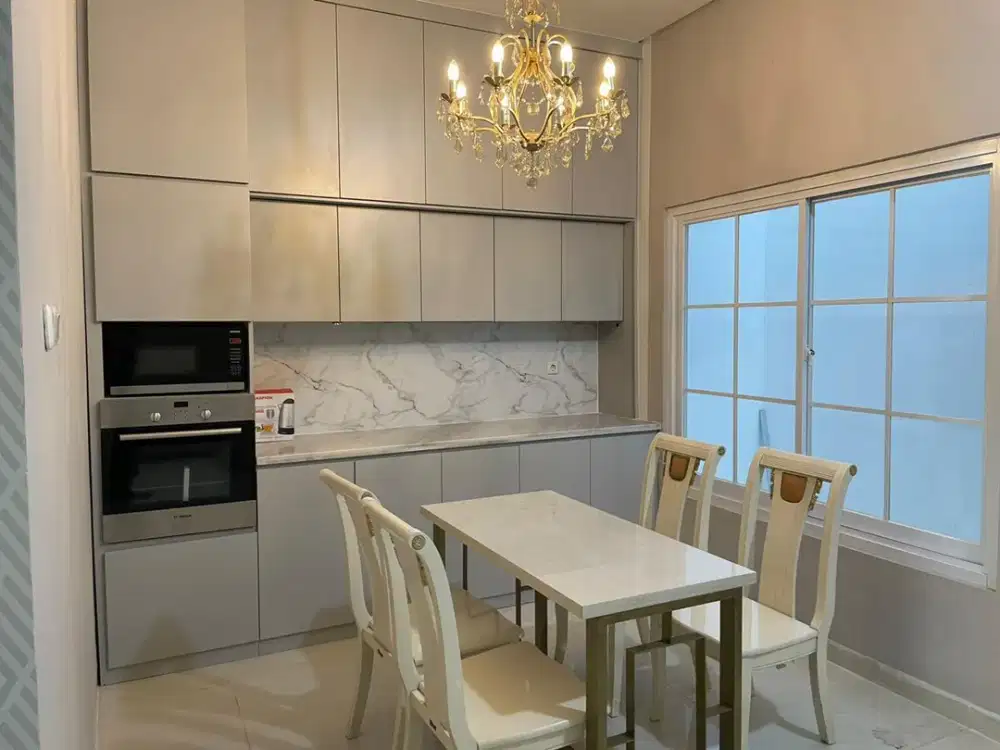 Sewa jarang ada rumah furnish PIK 8x14 3lantai ada 6kamar bagus rapi