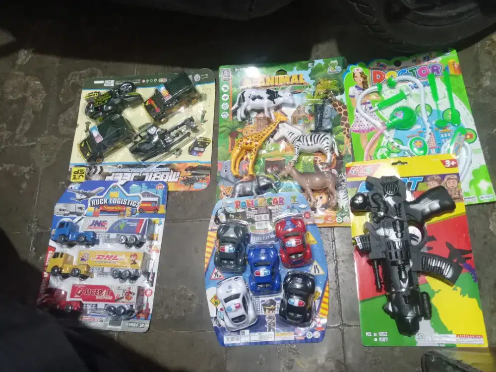 Ngabisin mainan anak2