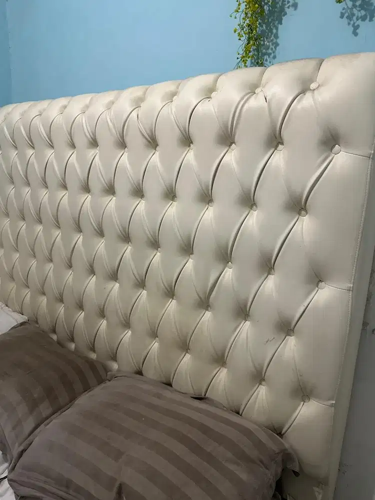 Dipan kasur bekas ukuran 180