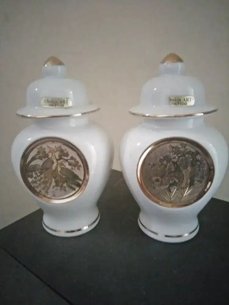 Guci miniatur Jepang