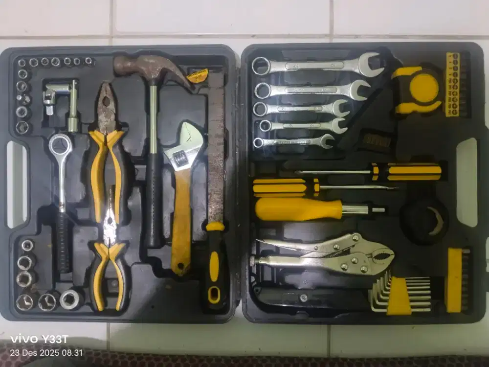 Kunci perkakas lengkap