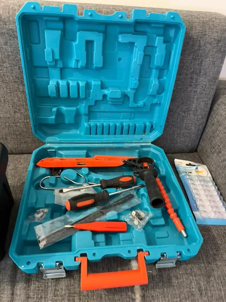 Kotak perkakas sesuai foto