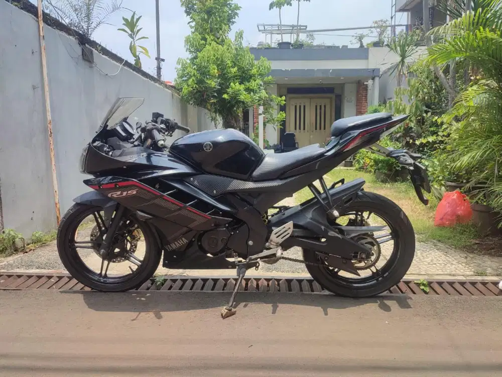 YAMAHA R15 V2 TAHUN 2016 MURMER