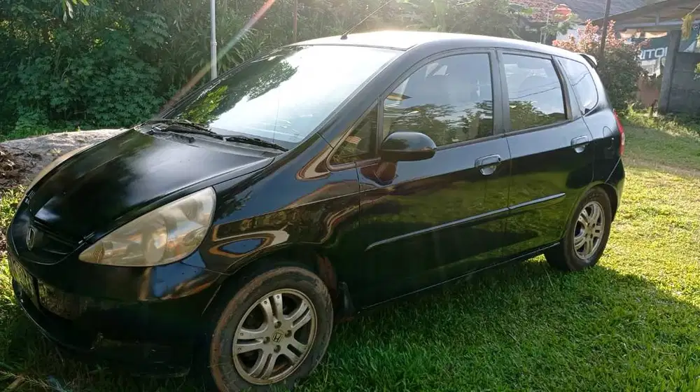 DIJUAL MURAH Honda Jazz Hitam Matic 2004 Nego Di Tempat