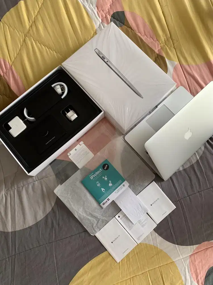 Macbook Air 13 ibox CTO i7 2017 Mulus Kaya Baru