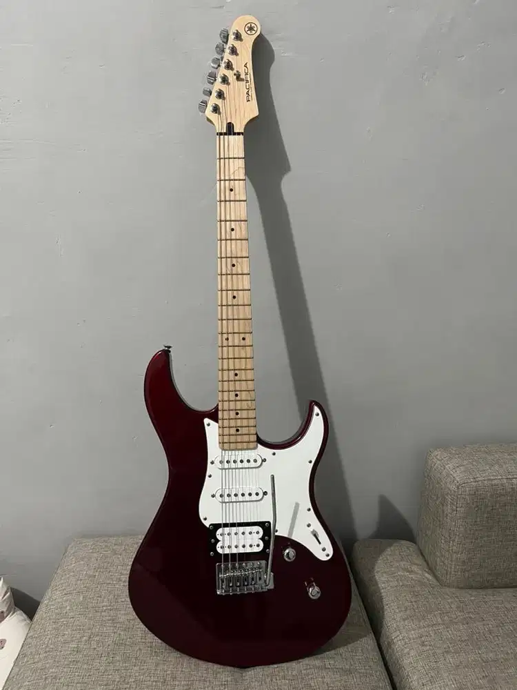 Gitar yamaha pasifica 112VM second