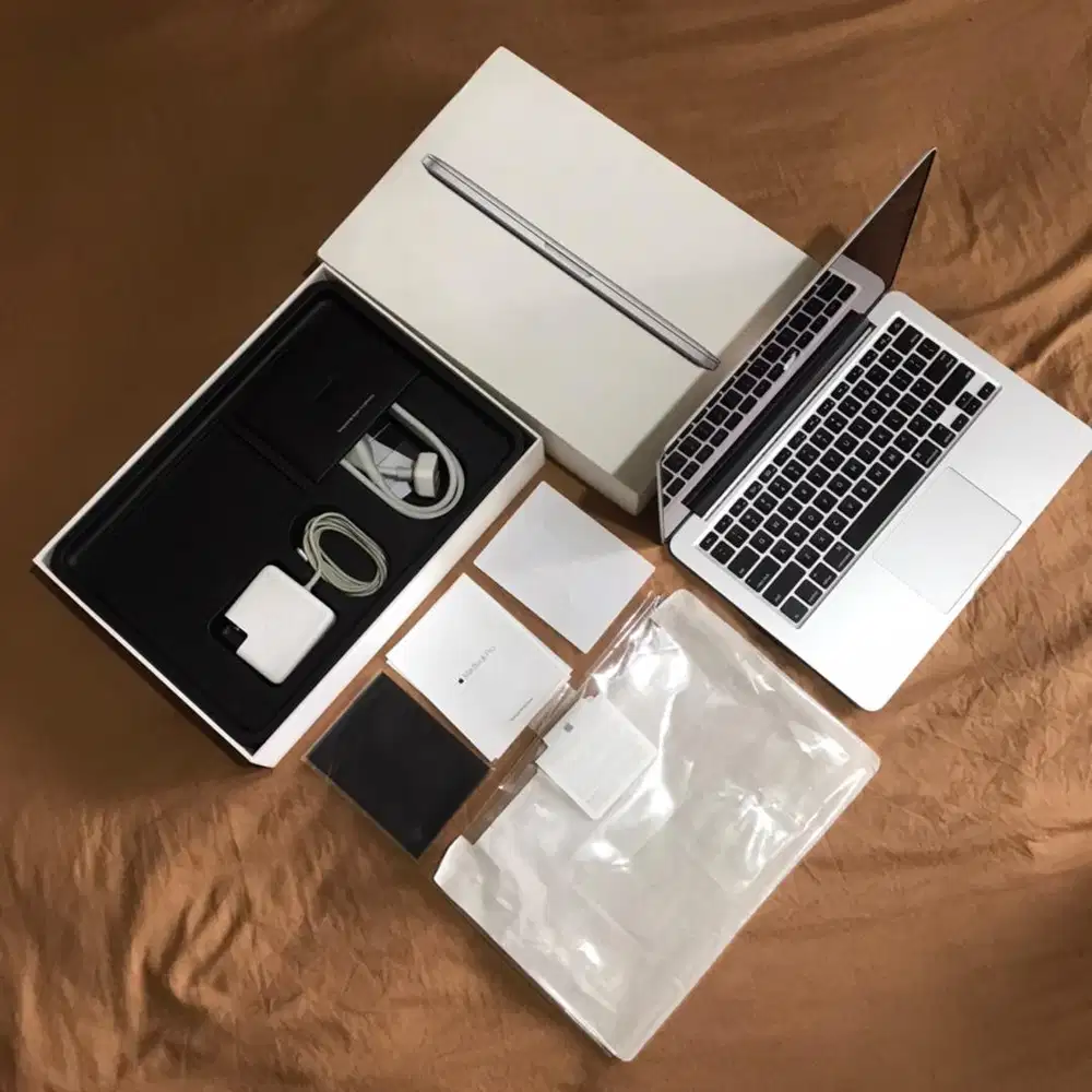 Macbook Pro 13 Ibox Retina Mulus Kaya Baru