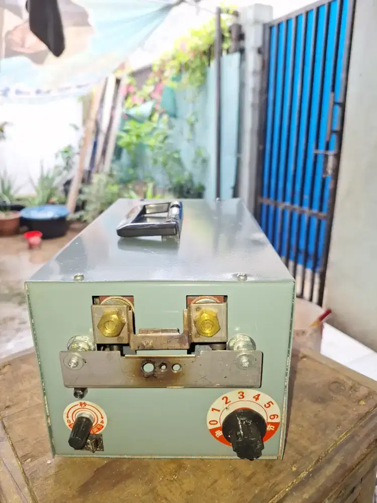 Mesin pemotong patok ayam