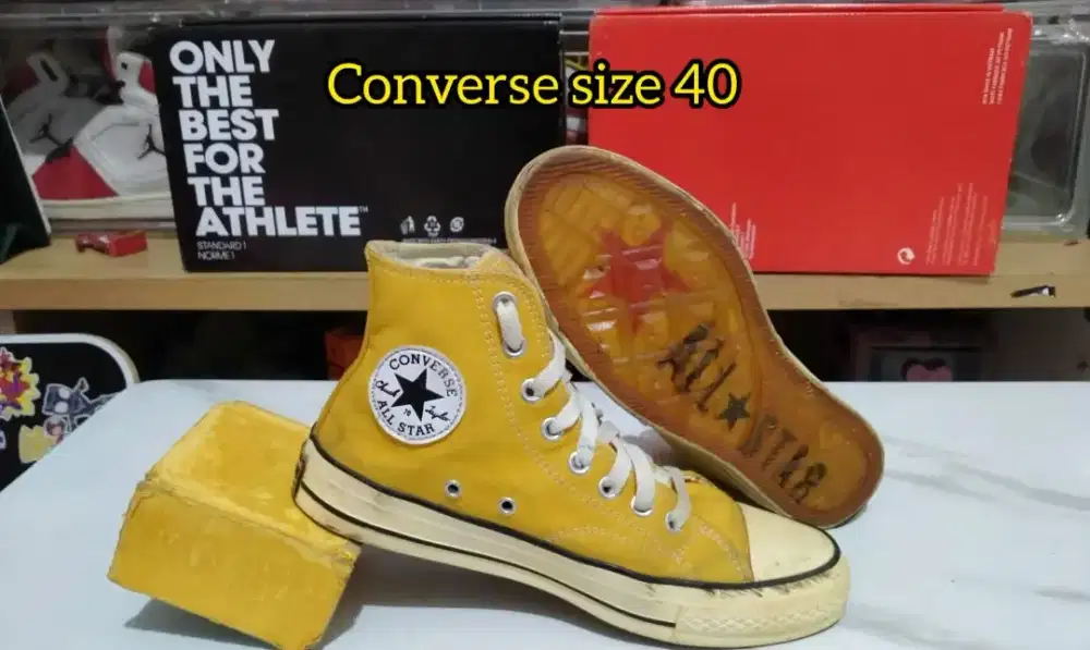 Sepatu Converse yellow