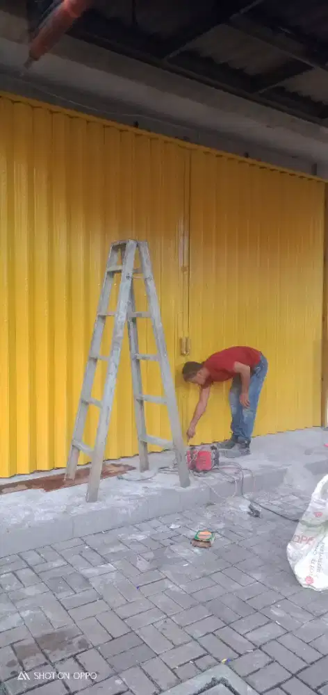 Rolling door galvanis folding gate