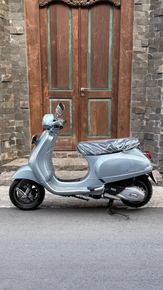Vespa LX 125  Grey Delicato 2022