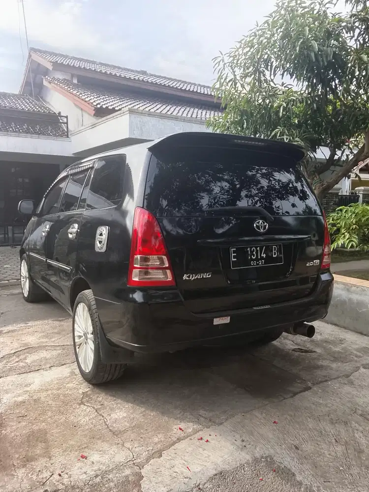 Toyota Kijang Innova 2005 Bensin