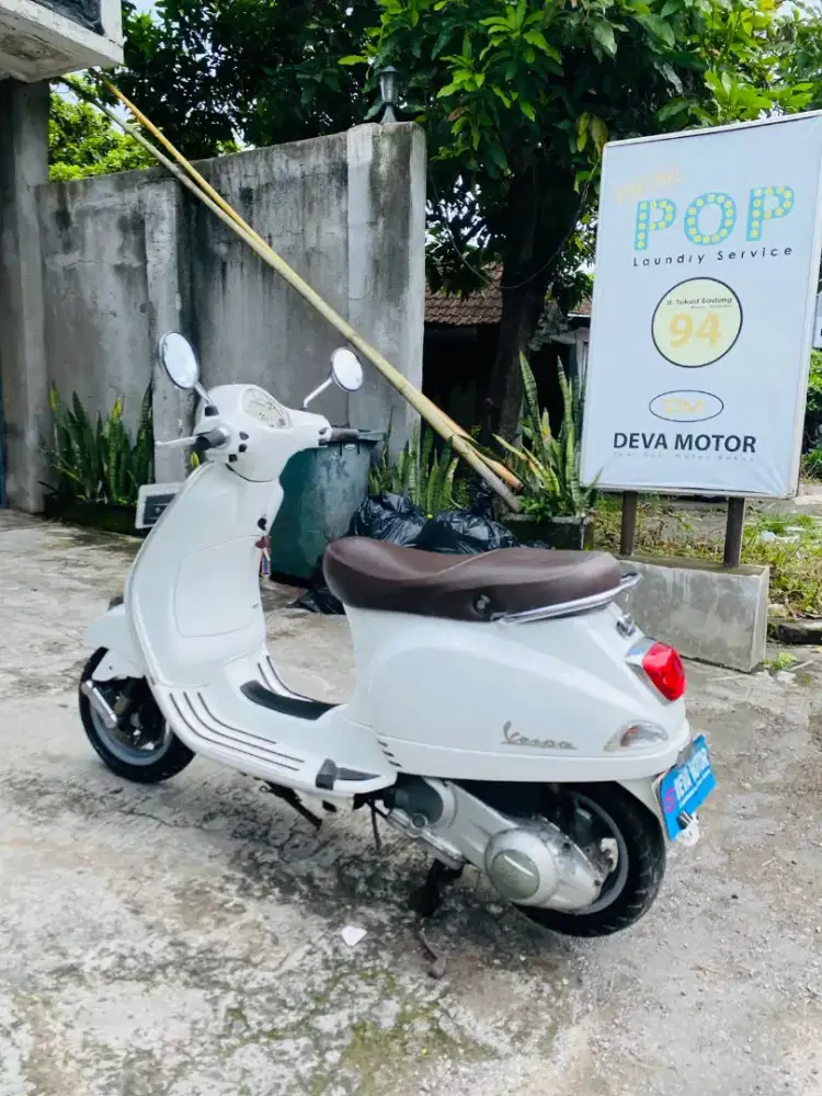 Vespa LX 150 putih injection Deva motor