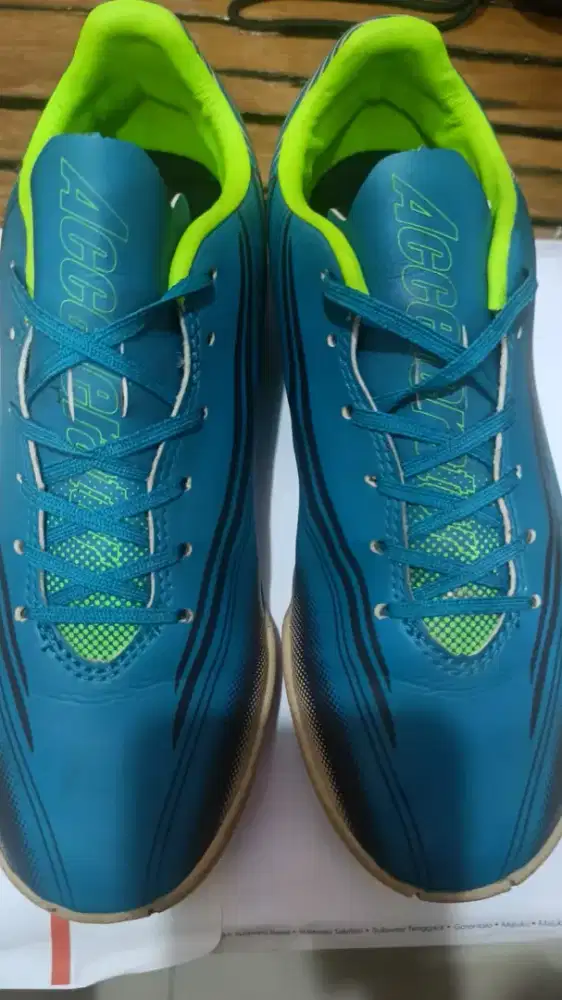 DIJUAL SEPATU FUTSAL MERK SPECS MURAH