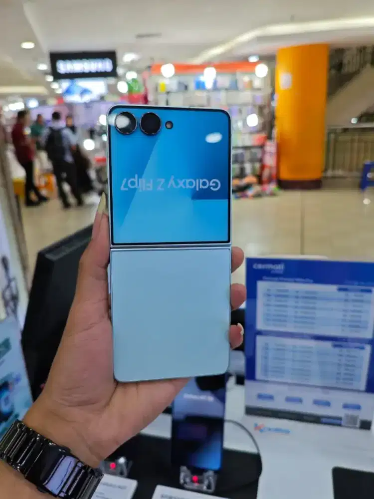 SAMSUNG GALAXY Z FLIP7