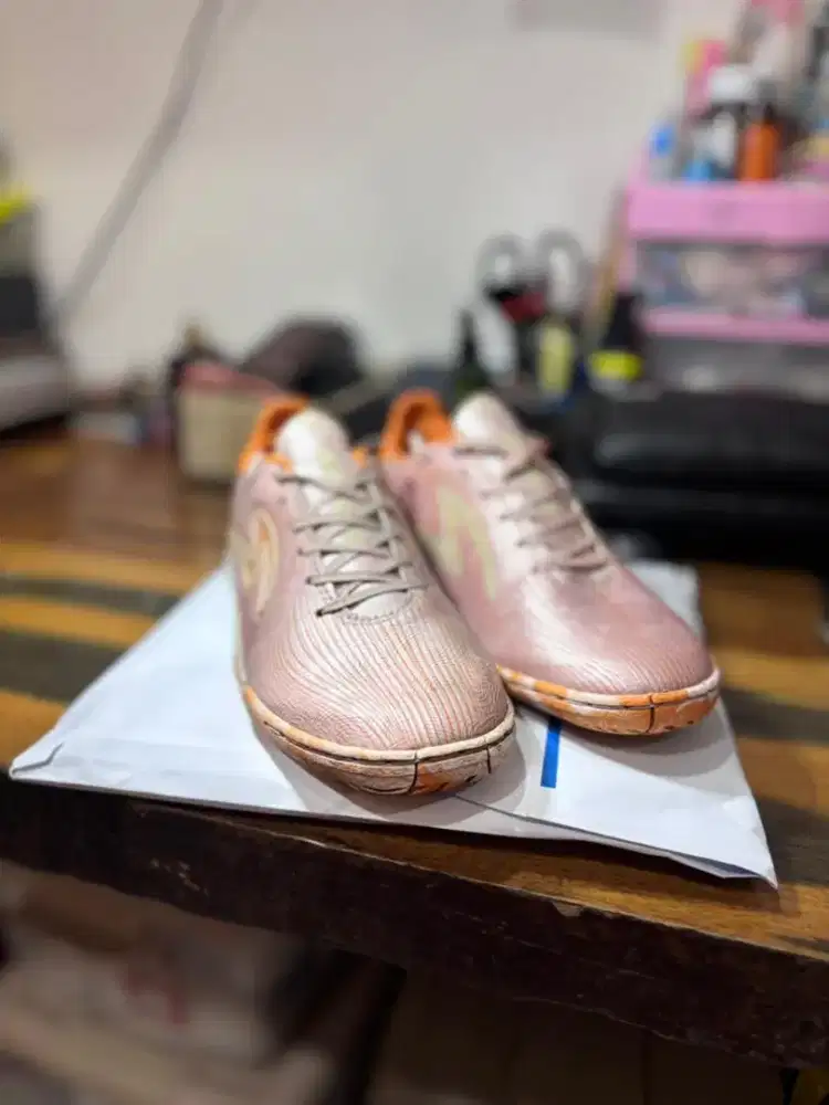 DIJUAL SEPATU FUTSAL MERK SPECS MURAH