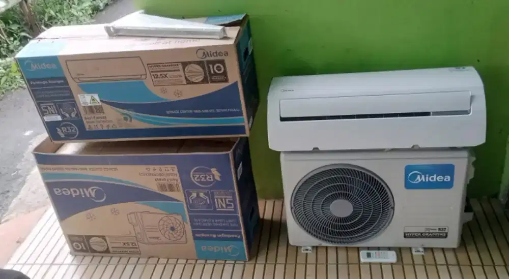 Terima Dingin. AC ½ PK.  MIDEA Like' New. Free Material, + GARANSI.