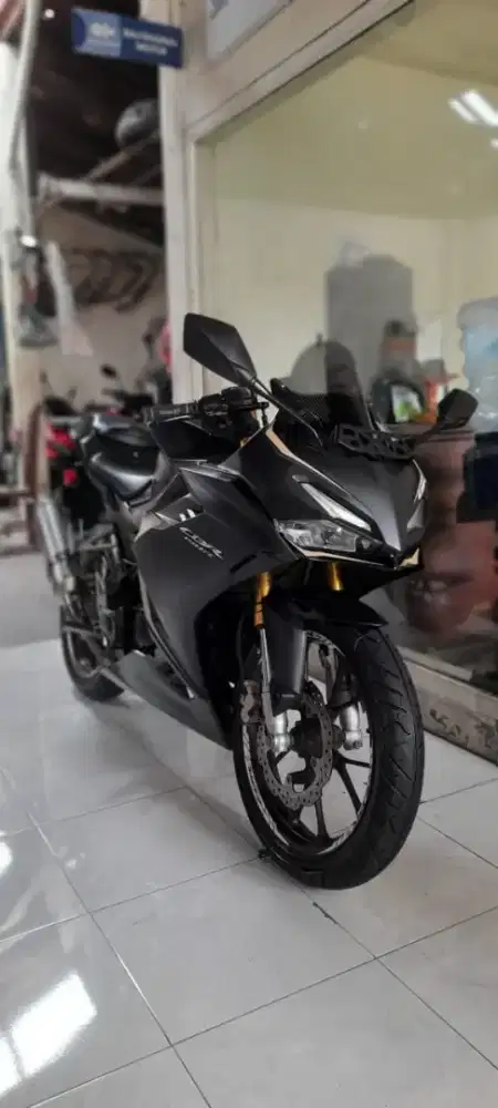 DP 1,8 JT/ BUNGA MENURUN 2% / HONDA CBR 159 R TAHUN 2013