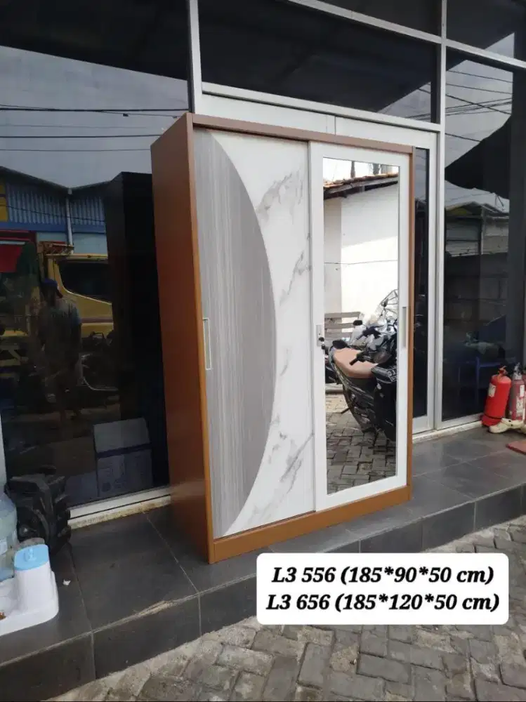 Lemari Pakaian Besi Brown Zuvva