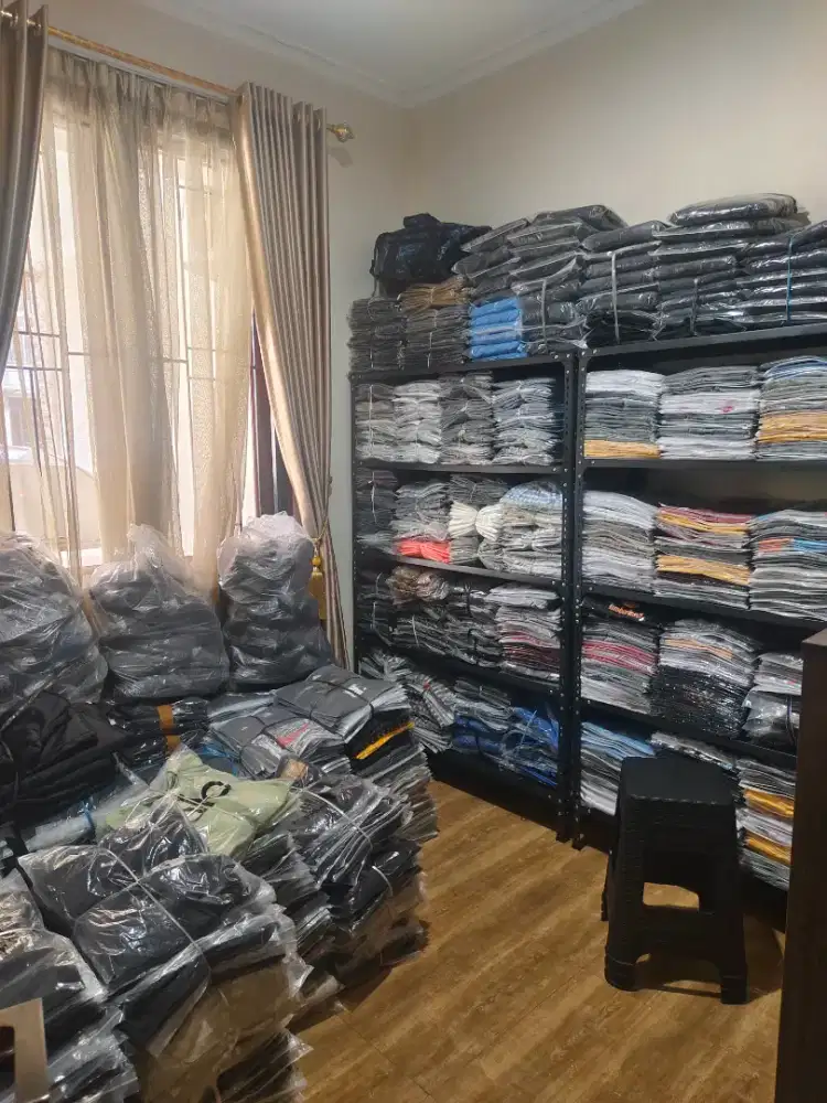 DI BUTUHKAN HOST LIVE