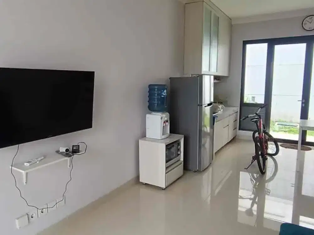 DIJUAL RUMAH
podomoro
full furnish

Lt 108
Lb 140
2lantai
kt 2
km 2
PDAM
4400wt
carport 1
SHM

harga 2,75M nego