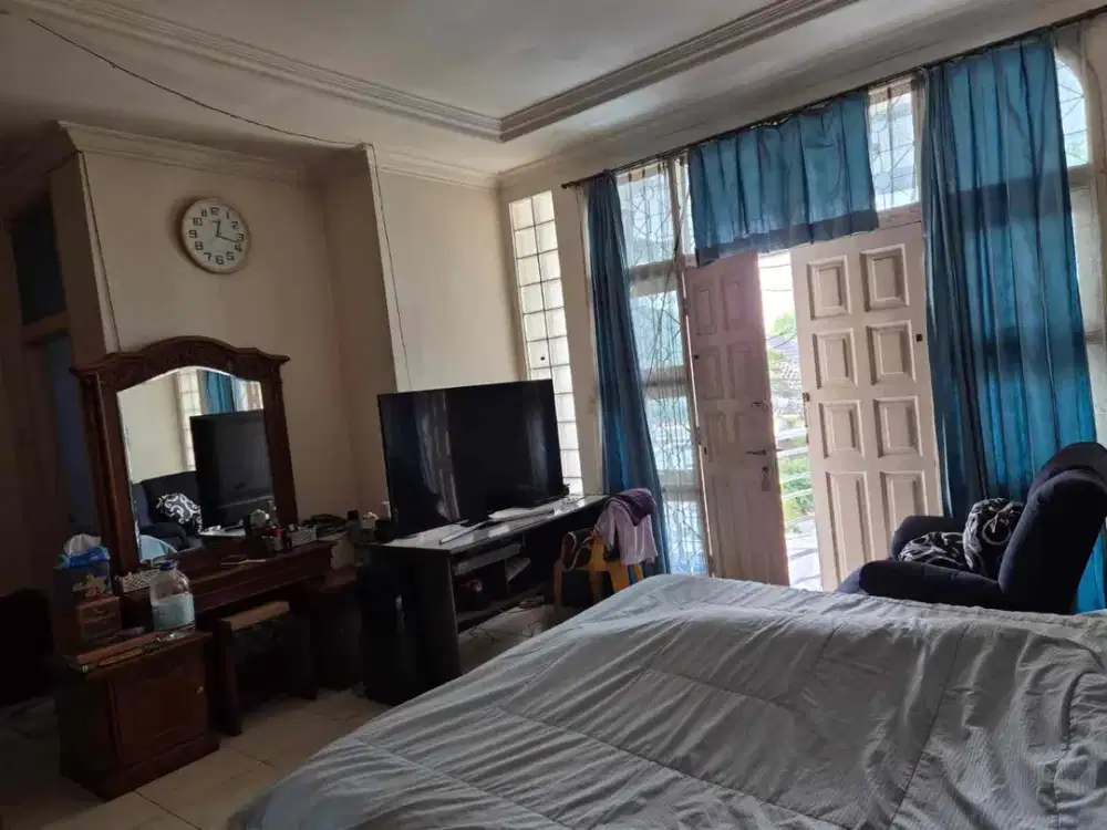 for sale 
rumah sumbersari

Lt 180 lb 300 k.tdr 4+1 k.mqndi 3+1, garasi dalam 1, carport 2, listrik 6000 watt, solarhart, air sumur jetpump, SHM, hadap selatan, full 2 lantai, terakhir renov 2024

hrg 3,8M