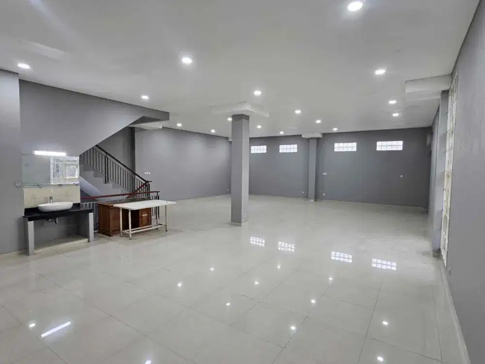 SEWA RUKO 3lantai mainroad lembang