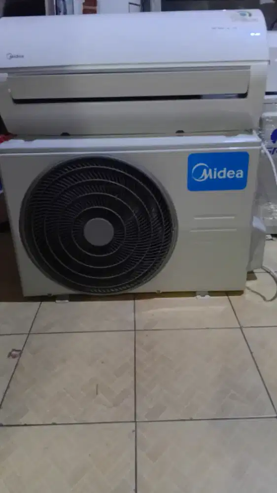 Ac Midea 1/2 pk r32 ori jual plus pasang