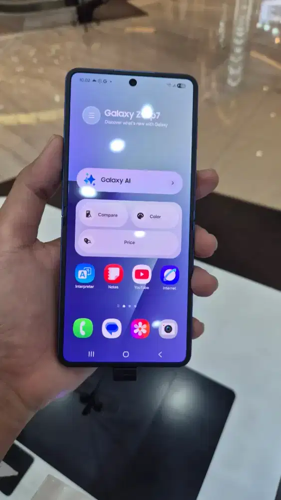 Samsung Z Flip 7 banyak bonus akhir tahun - Samsung Store Queen