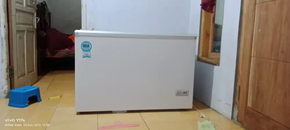Di jual freezer merk RSA