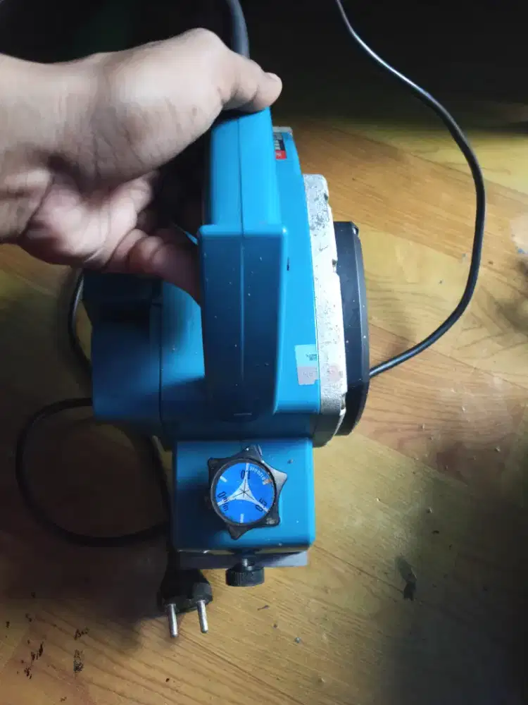 Mesin serut kayu Modern M-2900