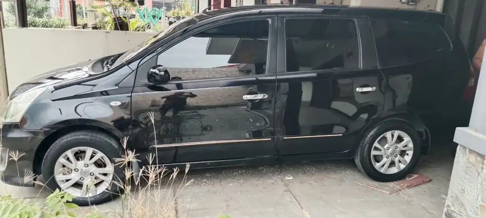 Nissan Livina 2012 Bensin XV A/T