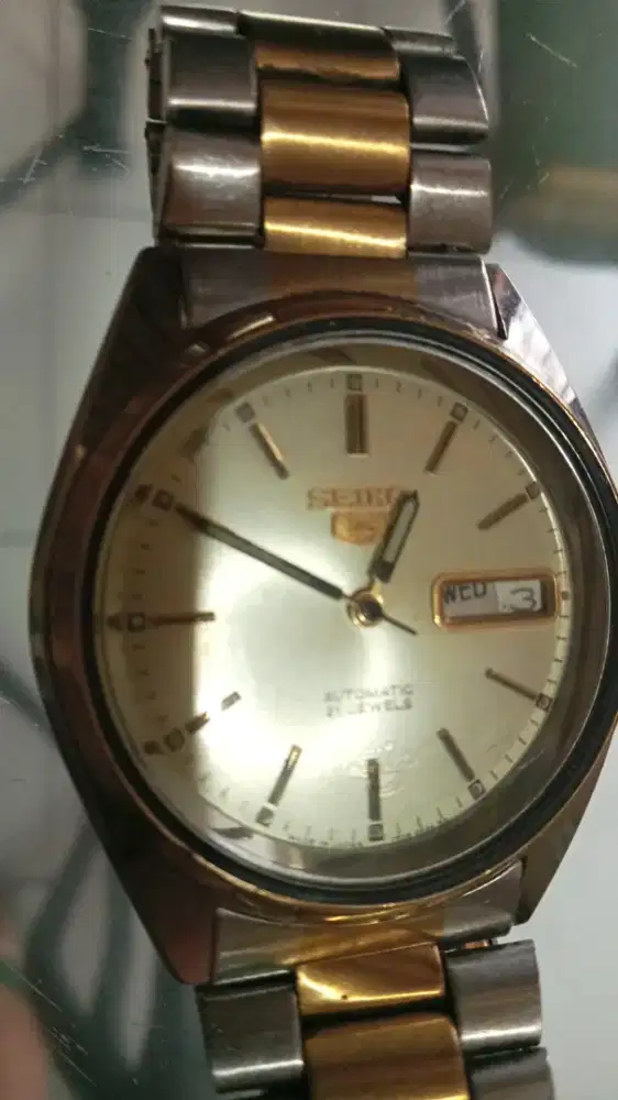 Jam tangan merk Seiko 5