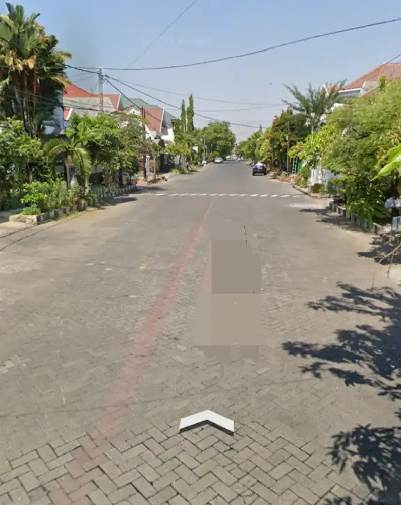 8 Juta an Wisma Mukti Klampis ROW 5 Mobil dkt manyar