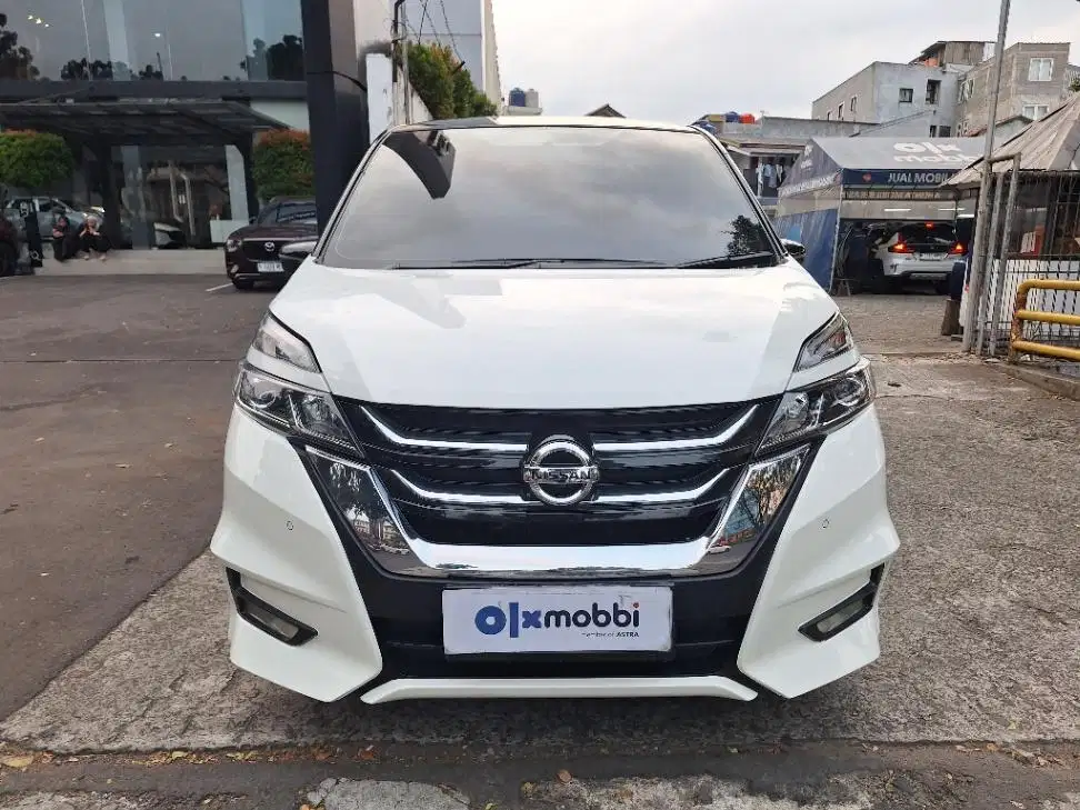 LOW DP Nissan Serena 2.0 Highway Star Bensin-AT 2022 HFK