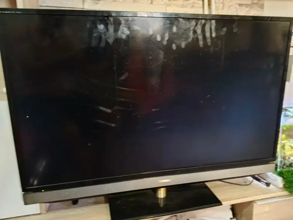 Jual Tv LED Toshiba 40 inci minus mati blank hitam.