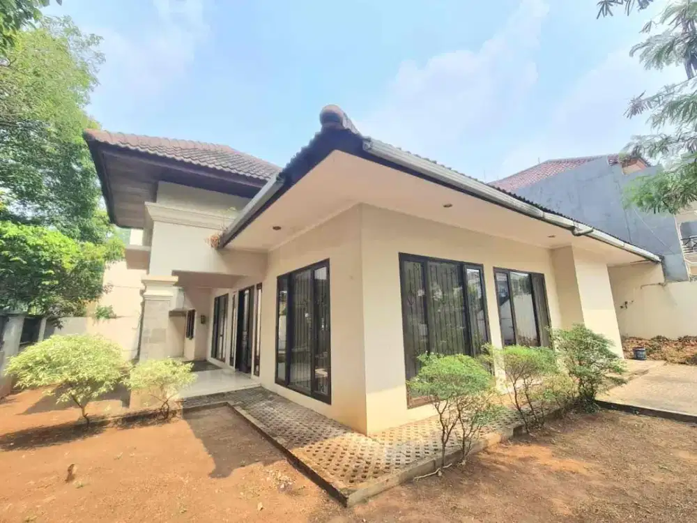 DI JUAL RUMAH DI GEDUNG HIJAU (Hoek) PONDOK INDAH JAKARTA SELATAN