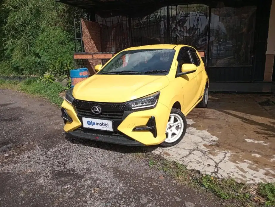 Like New - DAIHATSU AYLA 1.2 R ADS BENSIN A/T 2023 KUNING