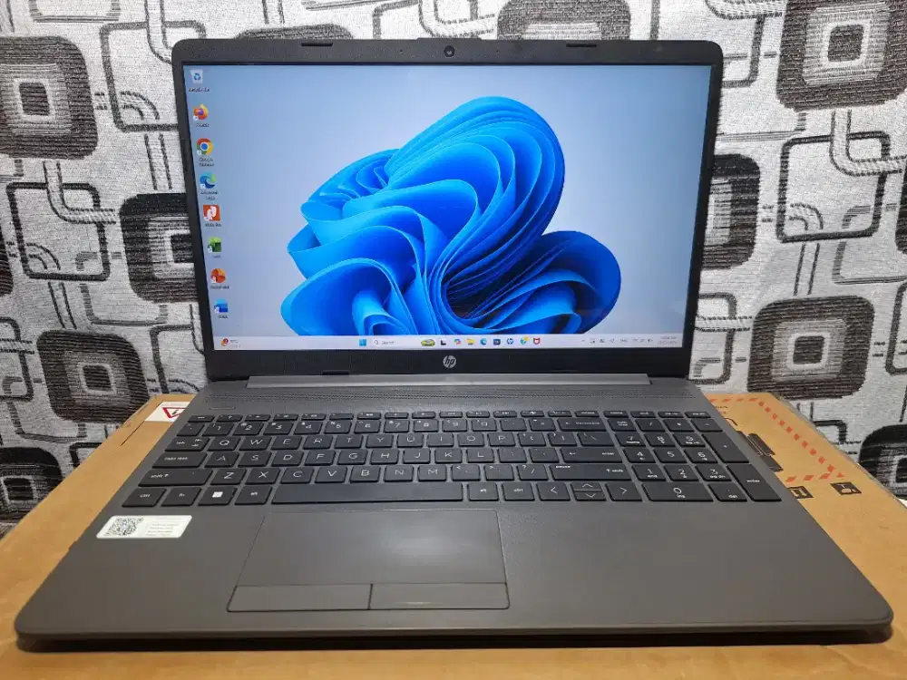 Laptop Hp 255 G8 Ryzen 5 ram 8gb ssd layar FHD slim bazelless win 11
