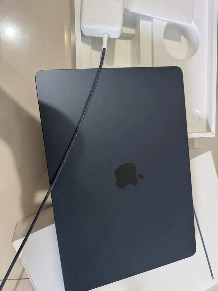 Macbook Air M2 13 inch 256GB