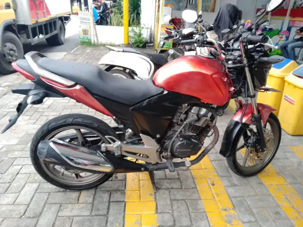 Megapro lengkap tangan pertama