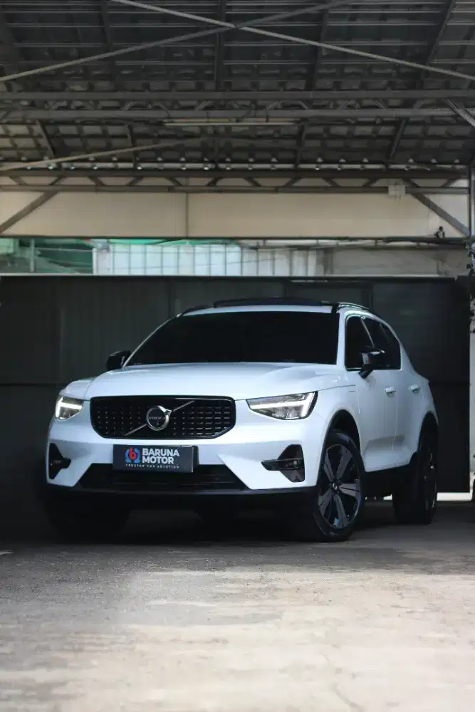 (Km 12rb) VOLVO XC40 XC 40 XC60 XC 60 C40 C 40 T5 RECHARGE 2022 PUTIH