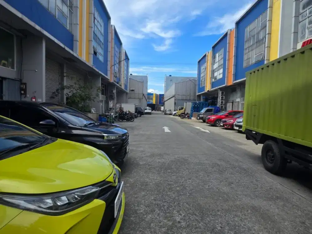 Gudang Gandeng Duta Indah Iconic - Tangerang, Lokasi Strategis.