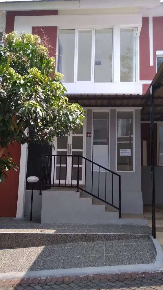 RUMAH NYAMAN 2 LANTAI SIAP HUNI di SALATIGA